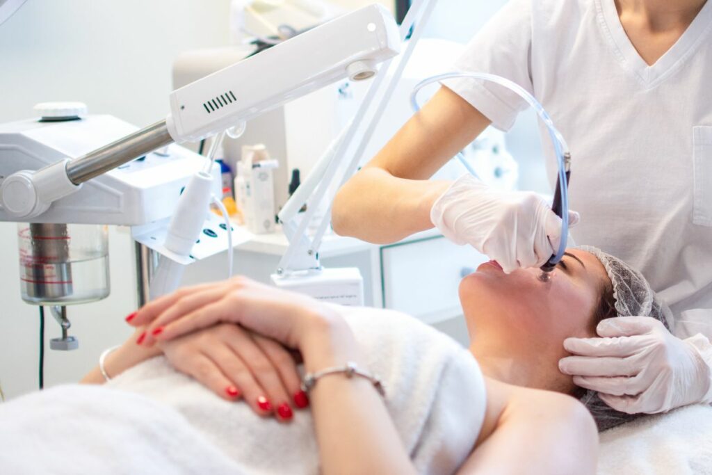 Hydra Facial Treatment in Greater Noida- Esthetica Aesthetic Clinic