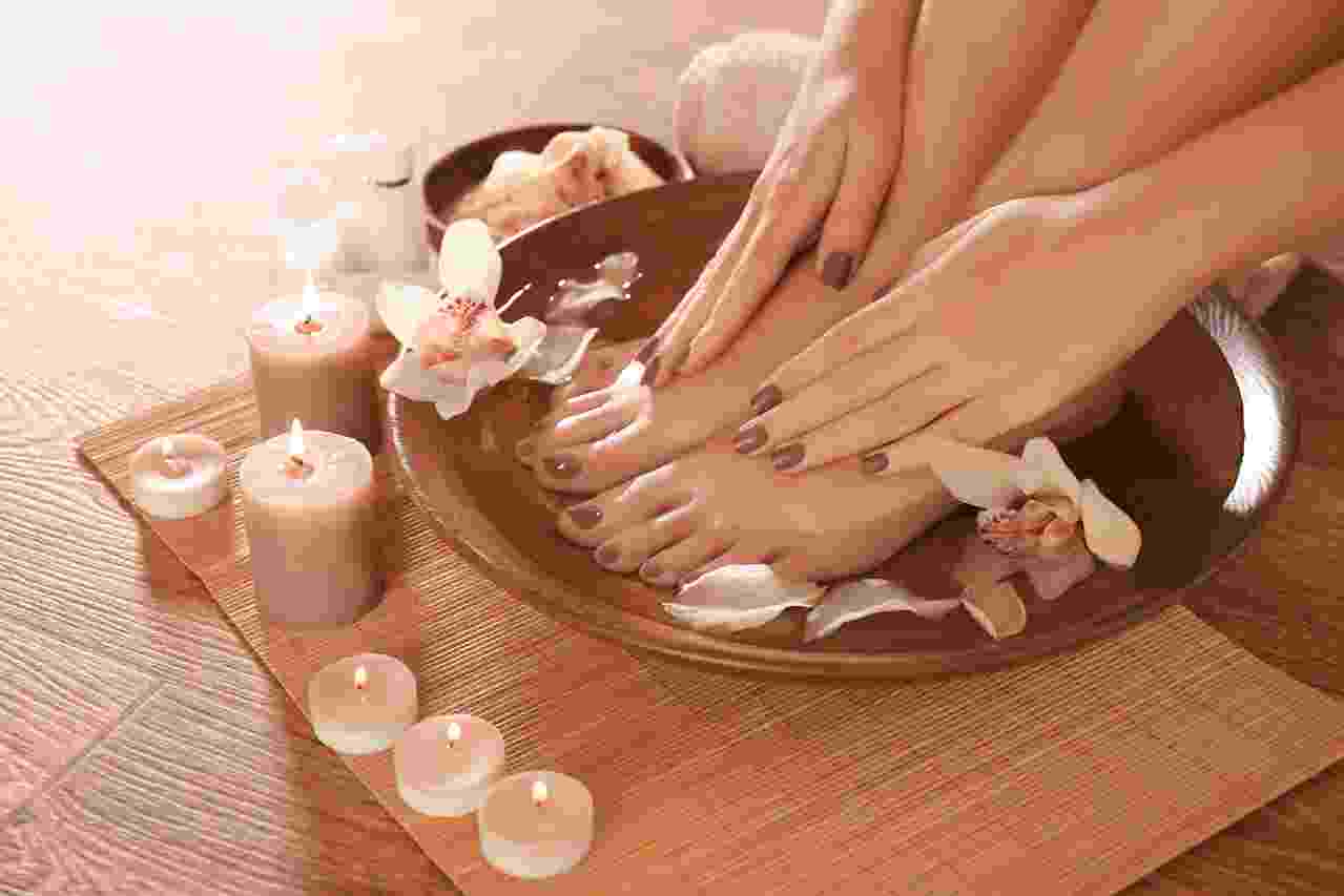 Manicure-Pedicure-header-esthetica-aesthetica-clinic